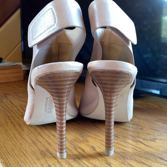 Charles by Charles David Heels - Picture 9 of 10